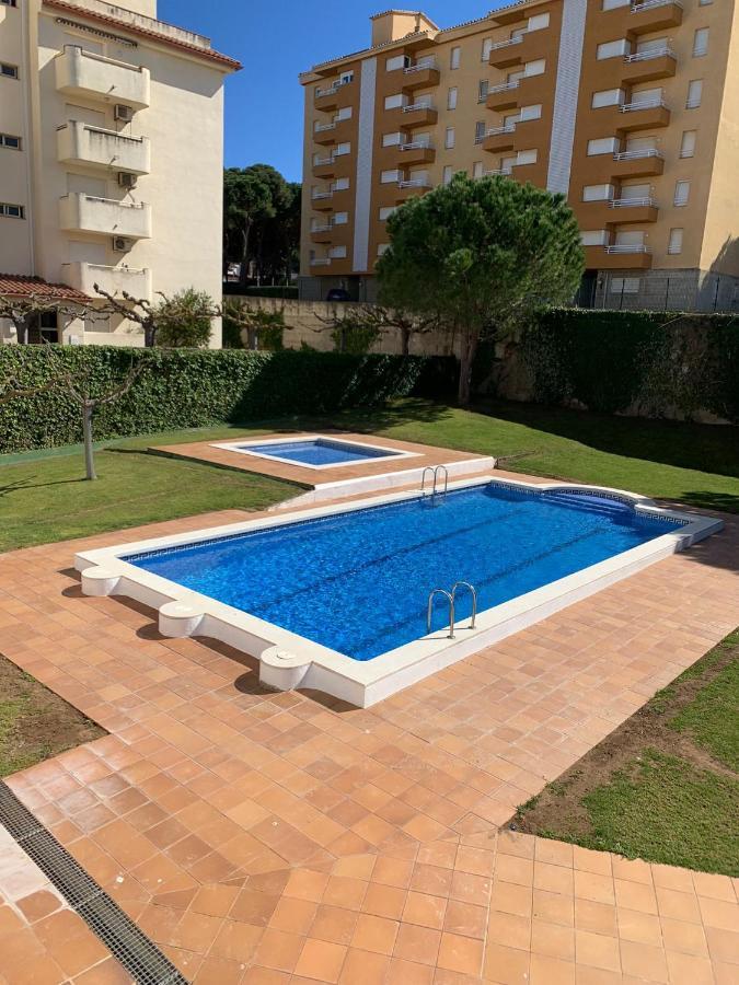Cosy Apartment In L Escala, 7 Mins Walk To The Closest Beach, Riells L' Escala المظهر الخارجي الصورة