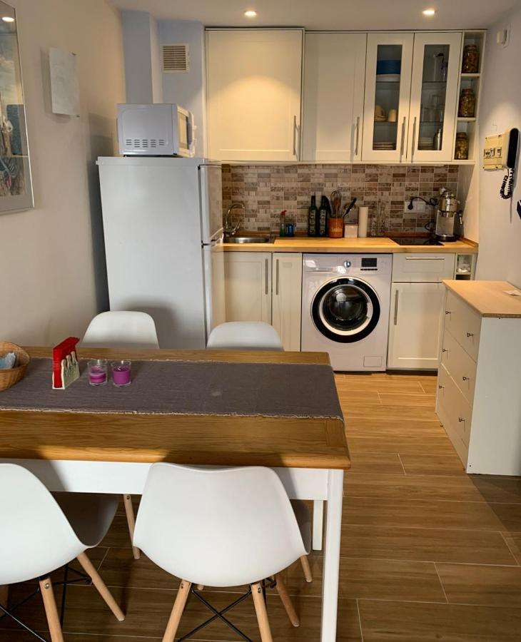 Cosy Apartment In L Escala, 7 Mins Walk To The Closest Beach, Riells L' Escala المظهر الخارجي الصورة
