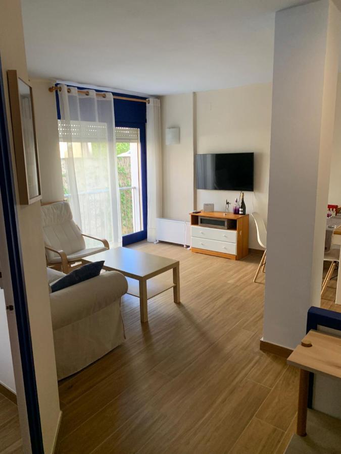 Cosy Apartment In L Escala, 7 Mins Walk To The Closest Beach, Riells L' Escala المظهر الخارجي الصورة